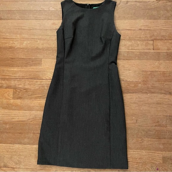 United Colors Of Benetton Dresses & Skirts - United Colors Of Benetton gray zip back lined shift dress 
B10